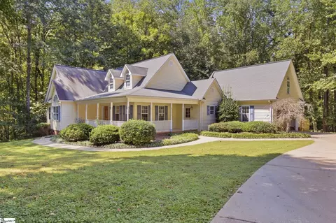 8 N Windward Ct, Taylors, SC 29687