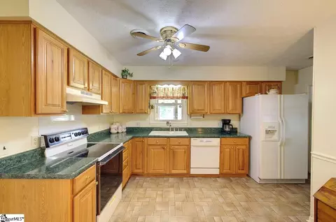 Kitchen - 13 Dacus Dr, Williamston, SC 29697 photo 1 of 2