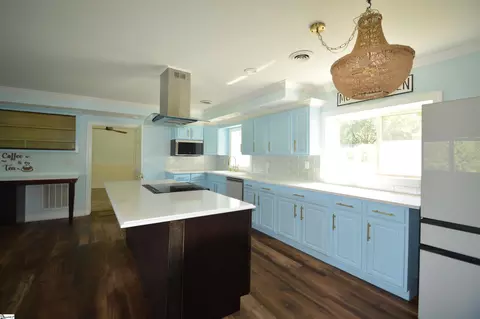 Kitchen - 1183 Sandy Plains Rd, Tryon, NC 28782 photo 3 of 4