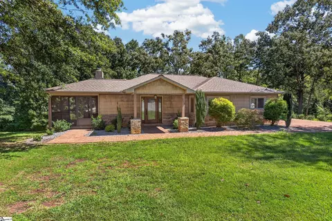117 Edgewood Ave, Landrum, SC 29356