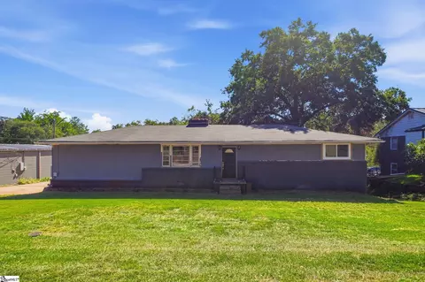 3 New Perry Rd, Greenville, SC 29617