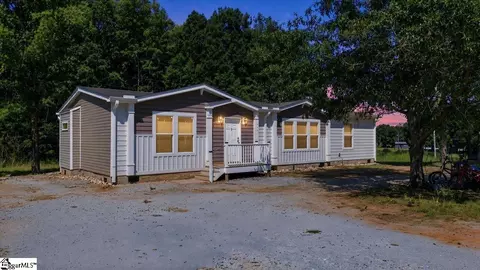 117 Viewmont Dr, Fair Play, SC 29643