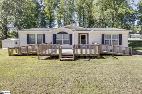 208 Black Rd, Woodruff, SC 29388
