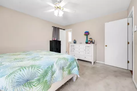 Bedroom - 233 Bailey Rd, Buffalo, SC 29321 photo 2 of 4