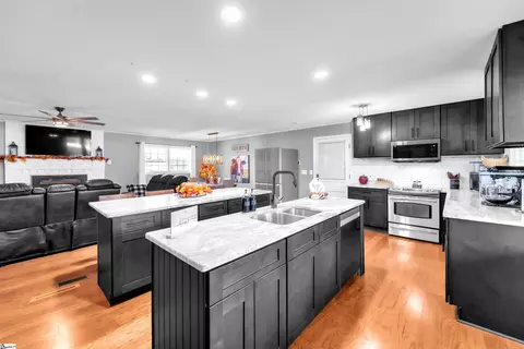 Kitchen - 233 Bailey Rd, Buffalo, SC 29321 photo 2 of 2