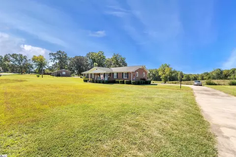 Exterior - 233 Bailey Rd, Buffalo, SC 29321 photo 2 of 3