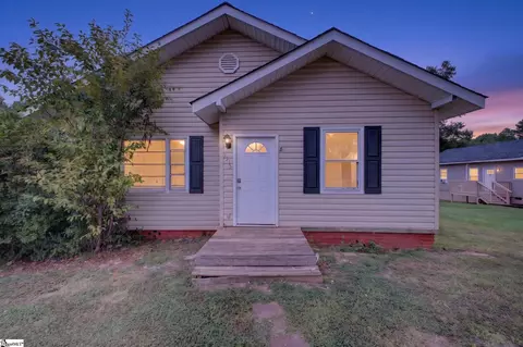 1575 Main St, Wellford, SC 29385