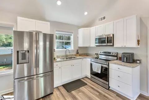 Kitchen - 209 Crystal Ln, Walhalla, SC 29691 photo 1 of 2