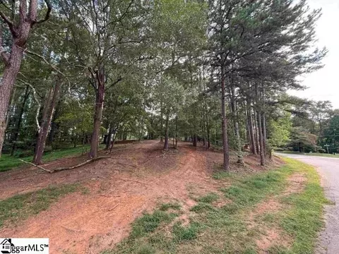 276 Saranac Dr, Spartanburg, SC 29307