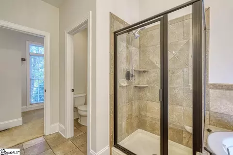 Bath - 507 Carrickmore Ct, Moore, SC 29369 photo 4 of 9