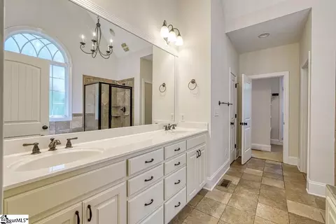 Bath - 507 Carrickmore Ct, Moore, SC 29369 photo 2 of 9
