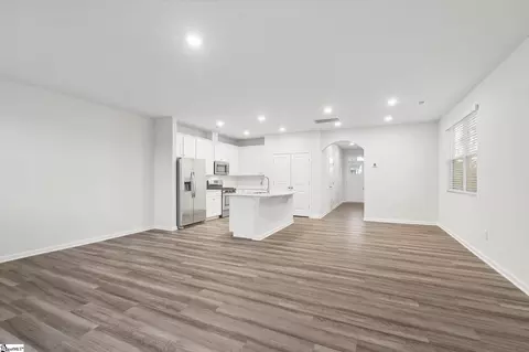 Living - 320 E Compass Way, Easley, SC 29640 photo 2 of 4
