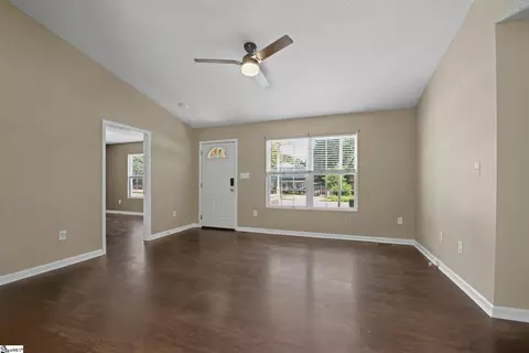 Living - 513 E Orr St, Anderson, SC 29621 photo 2 of 5