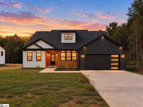 488 Skyline Dr, Campobello, SC 29322