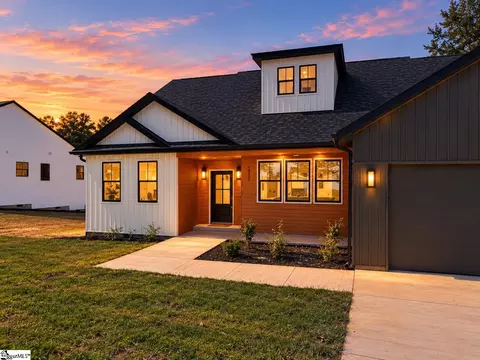 Exterior - 488 Skyline Dr, Campobello, SC 29322 photo 3 of 5