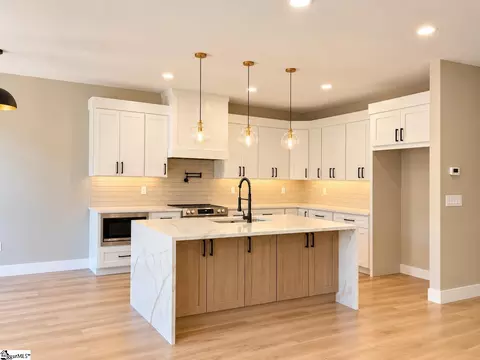 Kitchen - 488 Skyline Dr, Campobello, SC 29322 photo 2 of 3