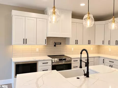Kitchen - 488 Skyline Dr, Campobello, SC 29322 photo 1 of 3
