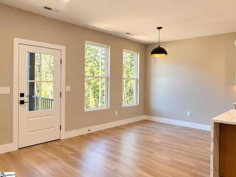 Living - 488 Skyline Dr, Campobello, SC 29322 photo 2 of 8