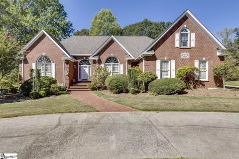 321 Huntcliff Dr, Taylors, SC 29687