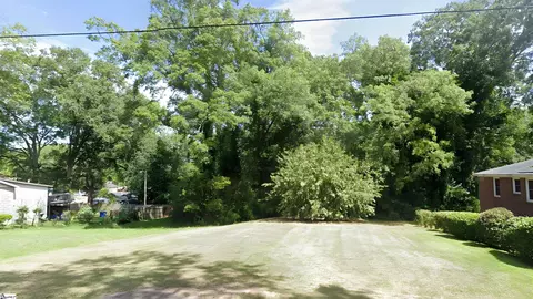 219 Beadle Ave, Greenwood, SC 29646