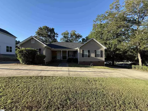 211 Wildwood Dr, Greer, SC 29651