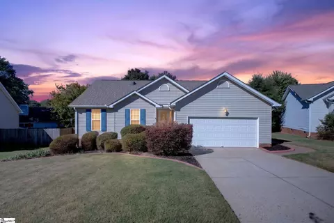 5 Leighton Ct, Simpsonville, SC 29680