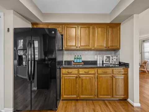 Kitchen - 207 SW Fieldsedge Dr, Moore, SC 29369 photo 4 of 4