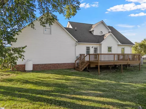 Exterior - 207 SW Fieldsedge Dr, Moore, SC 29369 photo 10 of 12