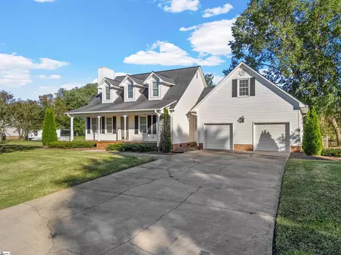 Exterior - 207 SW Fieldsedge Dr, Moore, SC 29369 photo 2 of 12