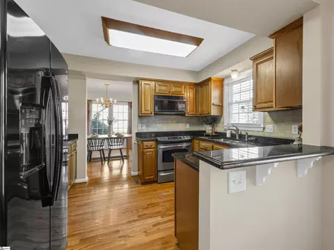 Kitchen - 207 SW Fieldsedge Dr, Moore, SC 29369 photo 3 of 4