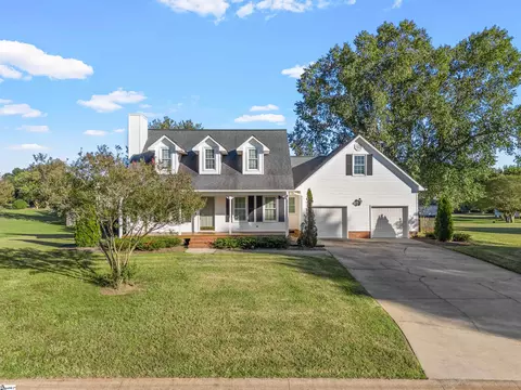 207 SW Fieldsedge Dr, Moore, SC 29369