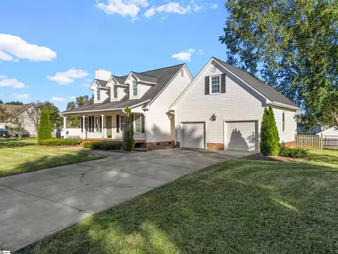 Exterior - 207 SW Fieldsedge Dr, Moore, SC 29369 photo 3 of 12