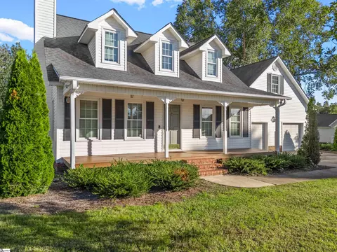 Exterior - 207 SW Fieldsedge Dr, Moore, SC 29369 photo 4 of 12