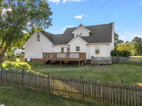 Exterior - 207 SW Fieldsedge Dr, Moore, SC 29369 photo 7 of 12