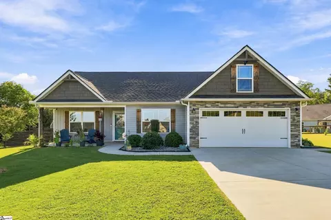 150 Kershaw Dr, Landrum, SC 29356