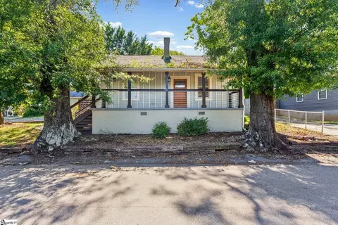 37 Ross St, Greenville, SC 29611