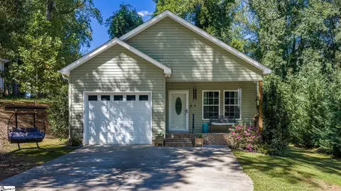 122 W Baker St, Pickens, SC 29671