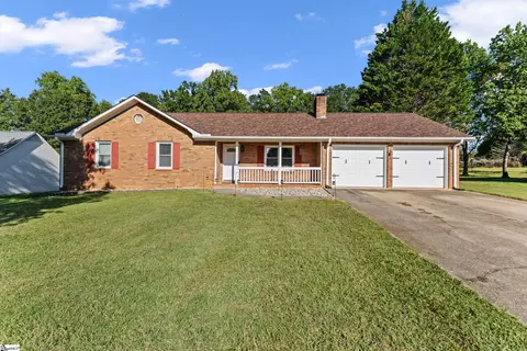 312 Spring Creek Dr, Boiling Springs, SC 29316