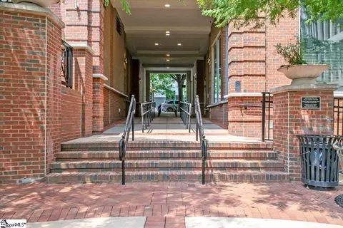 10 E Washington St UNIT 2J, Greenville, SC 29601