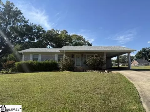 8 Henry Ave, Honea Path, SC 29654