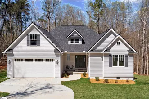 103 Bunker Ln, Westminster, SC 29693