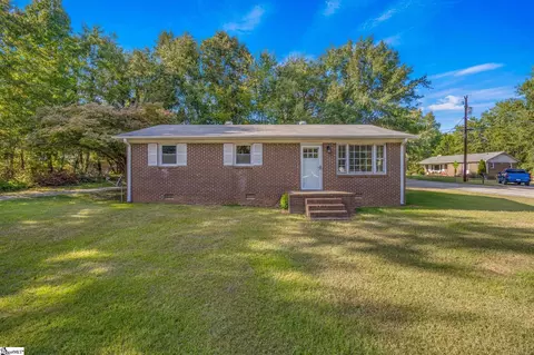 123 Paris View Dr, Travelers Rest, SC 29690