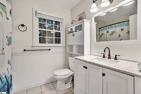 Bath - 215 E Shefford St, Greer, SC 29650 photo 1 of 2