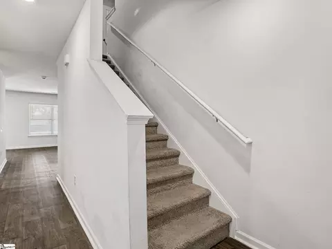 Entry Way - 113 Foxcroft Ct, Easley, SC 29640 photo 3 of 4