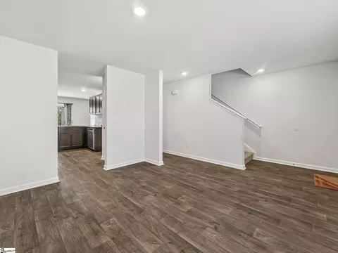 Living - 113 Foxcroft Ct, Easley, SC 29640 photo 3 of 3
