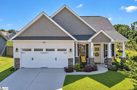 205 Hillyer Ct, Greenville, SC 29617