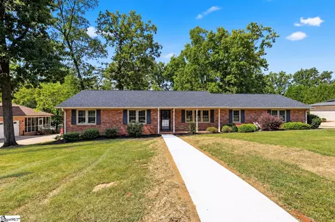 7 Norwich Dr, Greenville, SC 29609