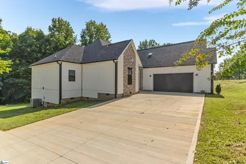Exterior - 452 Congaree Rd, Roebuck, SC 29376 photo 3 of 7