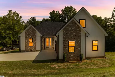 452 Congaree Rd, Roebuck, SC 29376