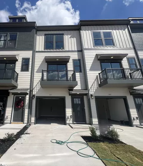 303 Carson Pl, Greenville, SC 29605